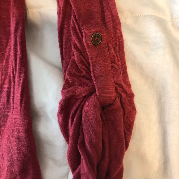 Three Quarter Sleeve With Flower Design at Neck. - Picture 2 of 6